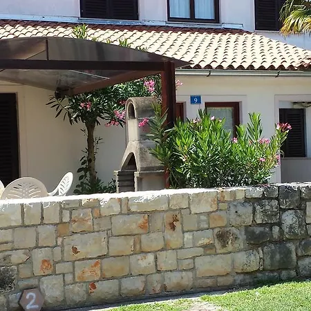 Lana Apartment