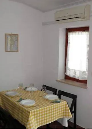 Lana Apartment