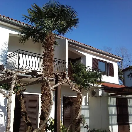 Lana Apartment