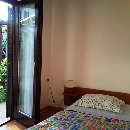Lana Apartment *